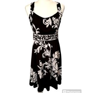 WHITE HOUSE BLACK MARKET Black & White Sleeveless Jersey Knit Dress Size…
